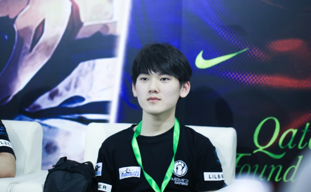 在强调进攻 在强调进攻